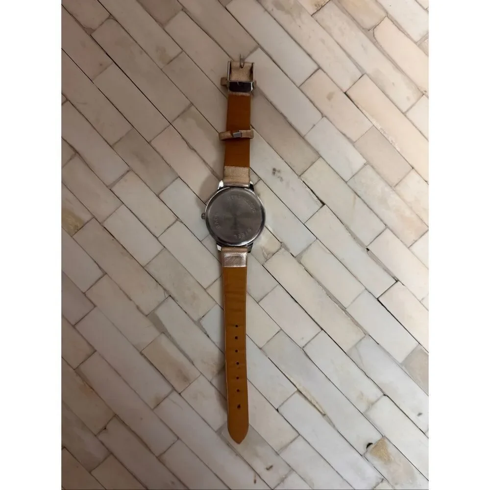 Gold Pineapple Watch – Cute Fashion Accessory, Stainless Steel Back, Adjustable